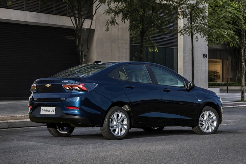 Семейство Chevrolet Onix: возвращение кросс-версии Activ, фургон и другие обновки