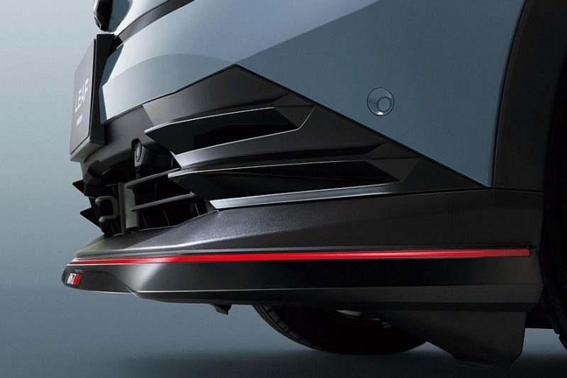 Представлен Nissan Leaf Nismo: агрессивнее, но не мощнее